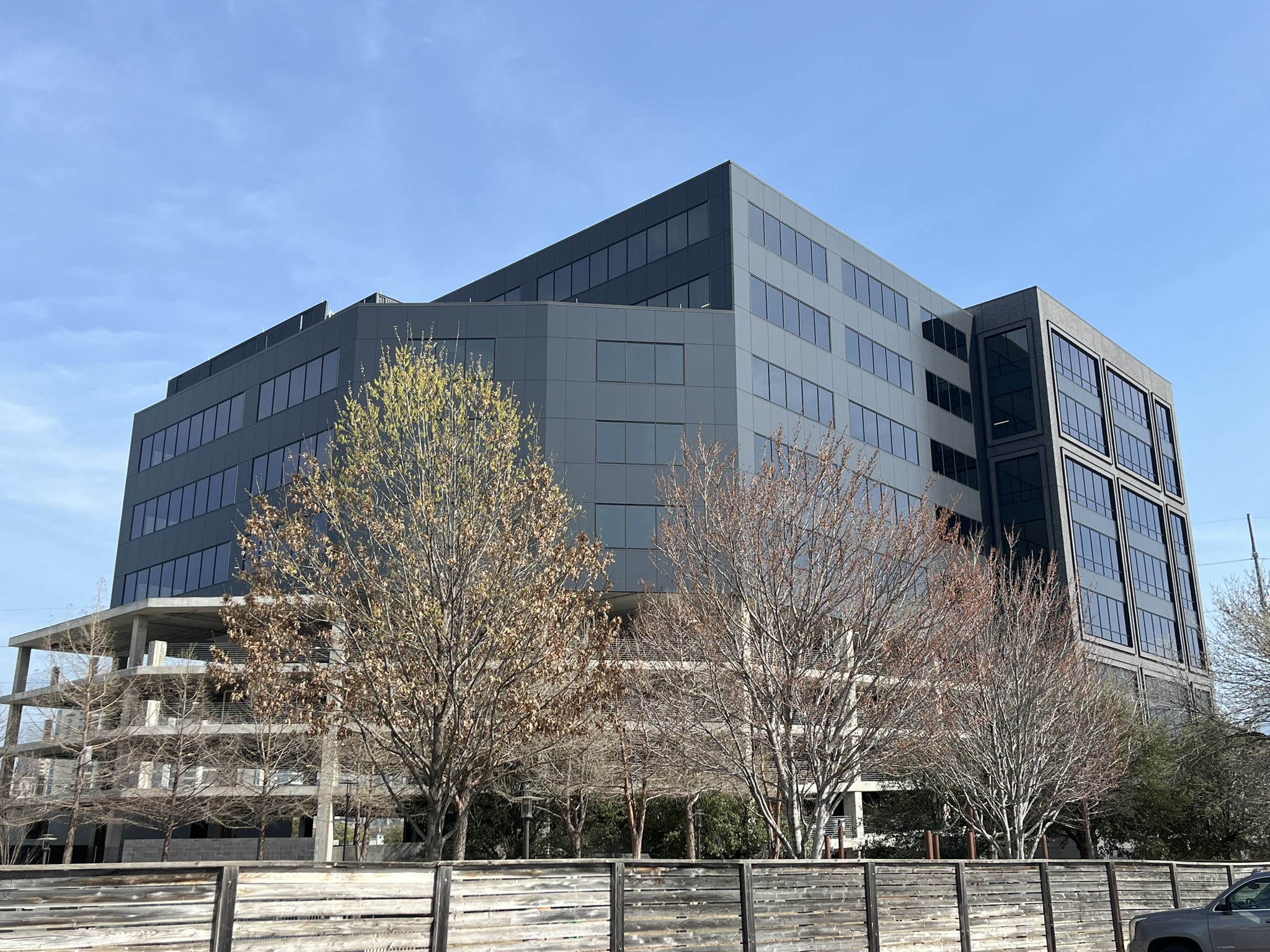 1333 Oak Lawn Office Building